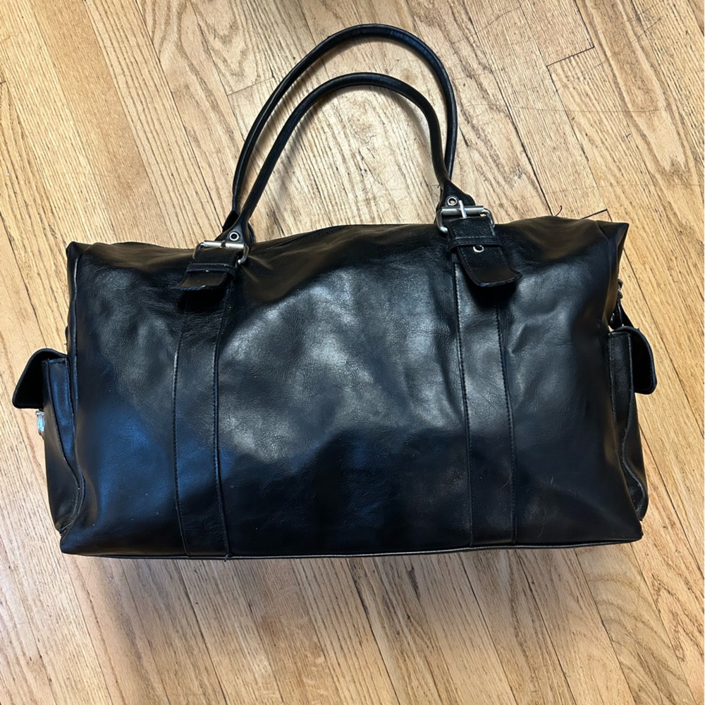 Faux Leather Weekender Travel Black Duffle Bag Excellent Clean Condition - Picture 15 of 16
